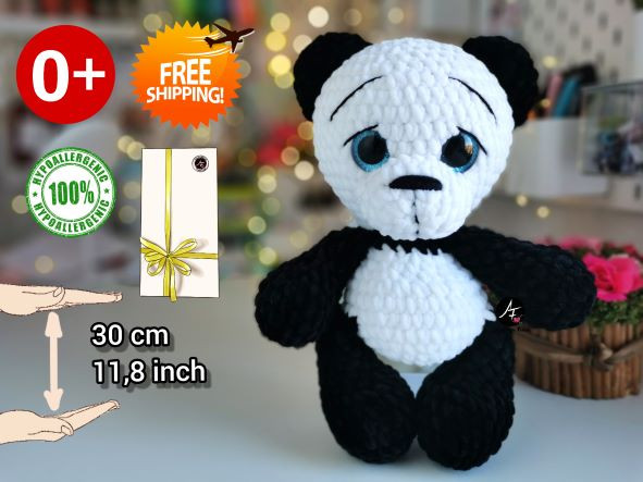 Panda from the series Big-eyed animals (crochet toy)