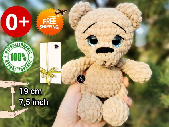 Bear from the series Mini Big-eyed animals (crochet toy)