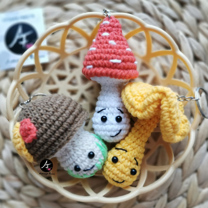 Mushroom keychain (fly agaric, charterelle, boletus)