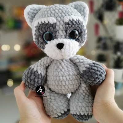 Raccoon from the series Big-eyed animals (crochet toy) 