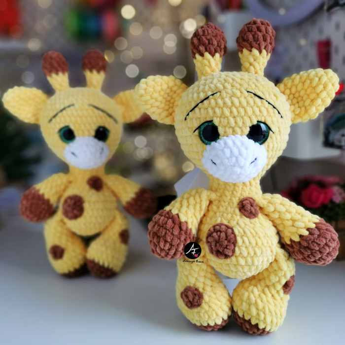 Giraffe from the series Big-eyed animals (crochet toy)