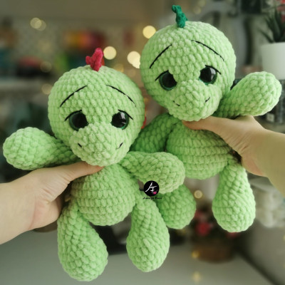 Dinosaur from the series Big-eyed animals (crochet toy)