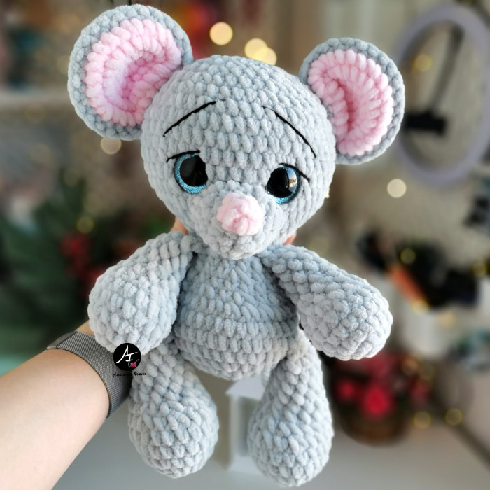 Mouse from the series Big-eyed animals (crochet toy)