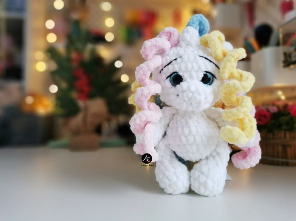 Unicorn from the series Mini Big-eyed animals (crochet toy)