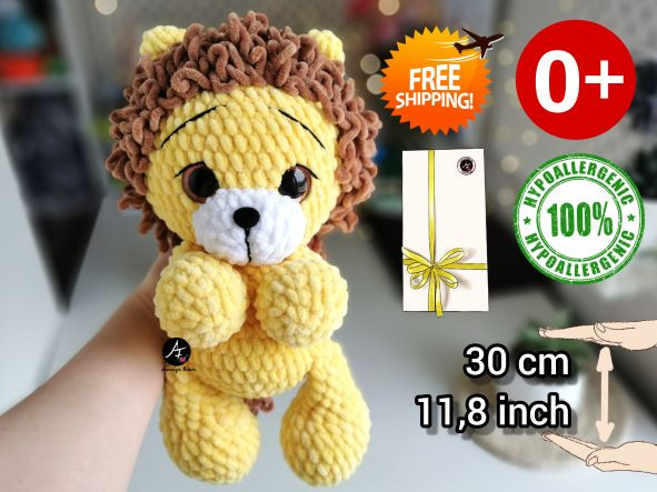 Lion from the series Big-eyed animals (crochet toy)