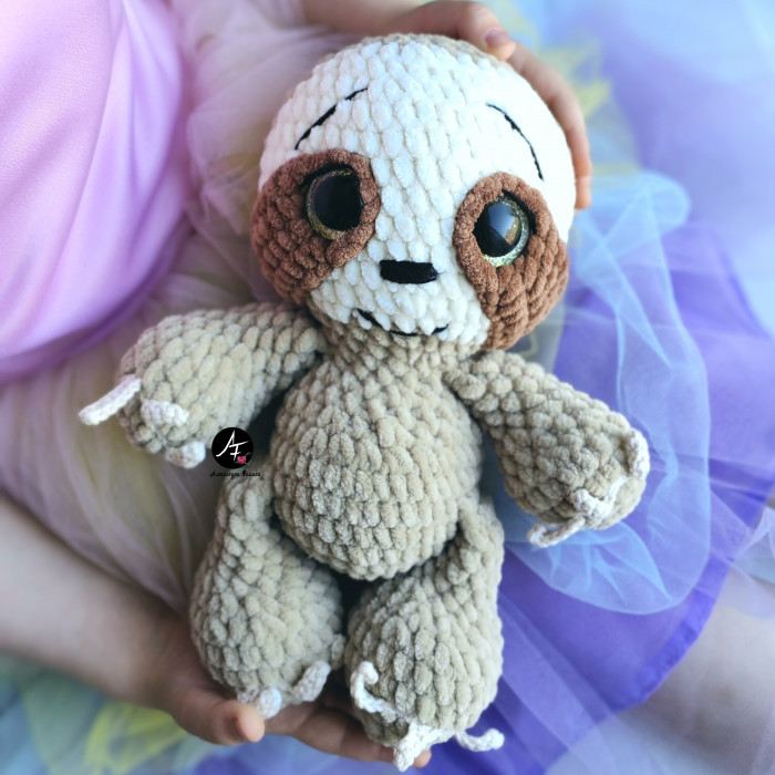 Sloth from the series Big-eyed animals (crochet toy)