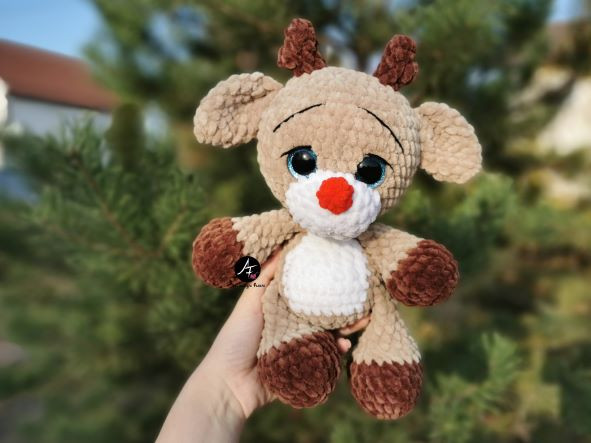 Deer from the series Big-eyed animals (crochet toy)