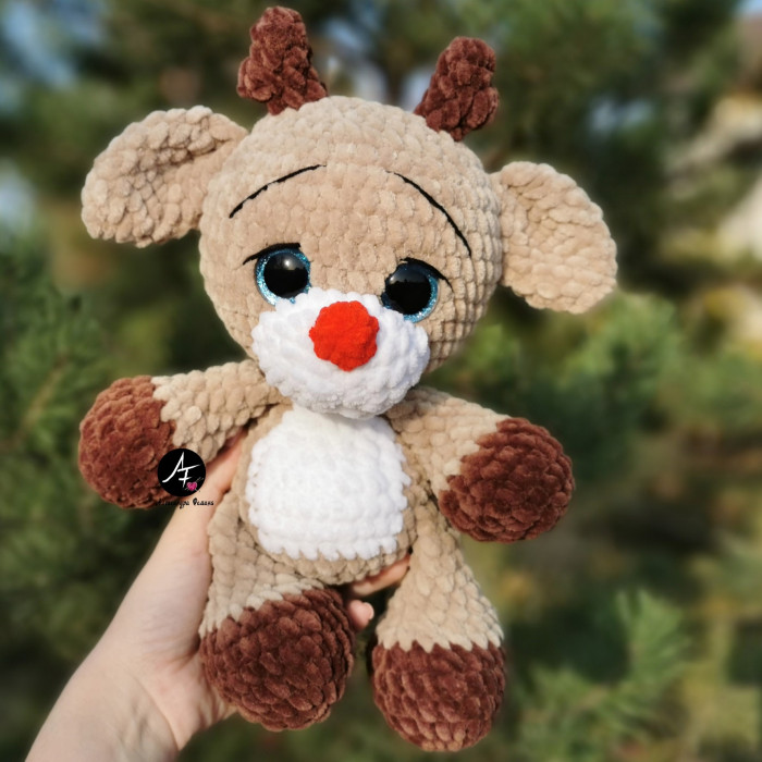 Deer from the series Big-eyed animals (crochet toy)