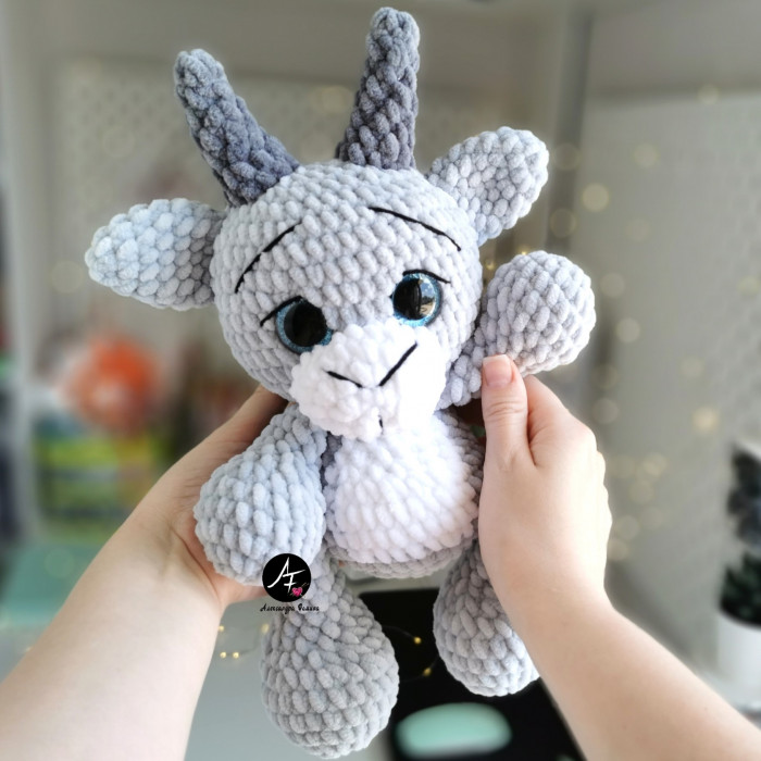 Goat from the series Big-eyed animals (crochet toy)