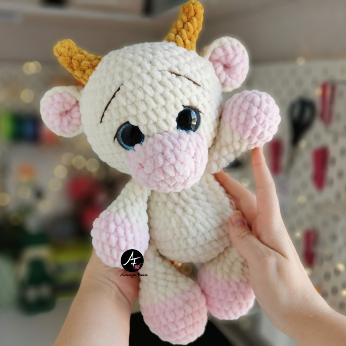 Cow from the series Big-eyed animals (crochet toy)