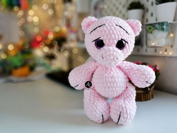 Pig from the series Big-eyed animals (crochet toy)