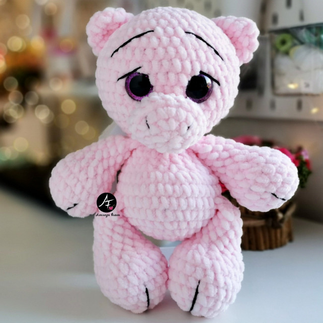 Pig from the series Big-eyed animals (crochet toy)