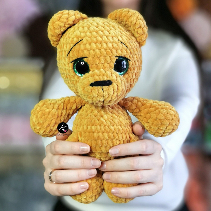 Bear from the series Big-eyed animals (crochet toy)